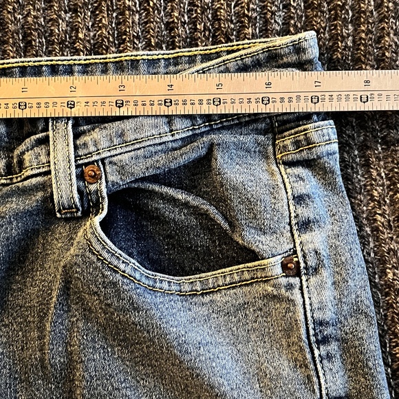 Vintage Levis - 2005 Super low rise bootcut - Size 13M - Picture 5 of 8